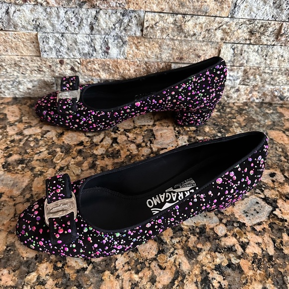 Salvatore Ferragamo Women's Vara Multicolor Paint Splatter Low Heel Pumps - Picture 6 of 10